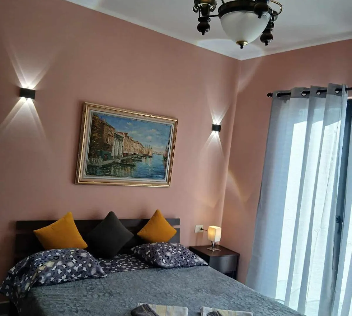 גולם Frederik Apartment Qerret